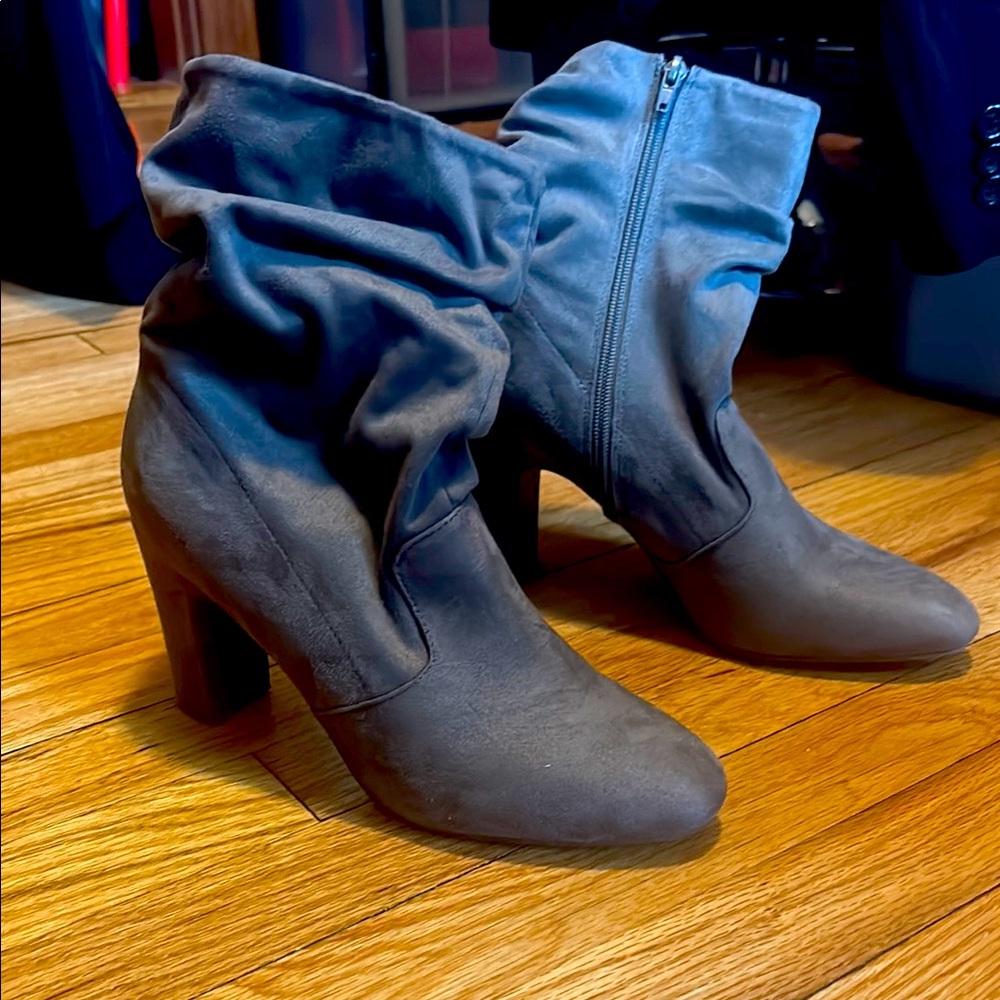Women's Stylish Gray Boots